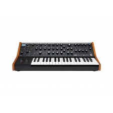 Moog Sub37